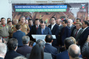 O governador Carlos Massa Ratinho Junior formalizou nesta terça-feira (03) o início do concurso para contratação de 2.400 policiais e bombeiros militares. Em solenidade no Palácio Iguaçu, o governador firmou o contrato com a Fundação da Universidade Federal do Paraná (Funpar), que será a responsável pela organização do concurso.