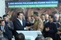 O governador Carlos Massa Ratinho Junior formalizou nesta terça-feira (03) o início do concurso para contratação de 2.400 policiais e bombeiros militares. Em solenidade no Palácio Iguaçu, o governador firmou o contrato com a Fundação da Universidade Federal do Paraná (Funpar), que será a responsável pela organização do concurso.