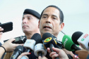 O governador Carlos Massa Ratinho Junior formalizou nesta terça-feira (03) o início do concurso para contratação de 2.400 policiais e bombeiros militares. Em solenidade no Palácio Iguaçu, o governador firmou o contrato com a Fundação da Universidade Federal do Paraná (Funpar), que será a responsável pela organização do concurso.