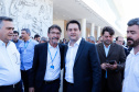 Veículos repassados pelo governador Ratinho Junior beneficiam 96 municípios e estão dentro da política de levar a saúde para mais perto das pessoas. Investimento foi de R$ 16,4 milhões e faz parte de um pacote que poderá abranger 1.500 equipamentos nos próximos meses.
Foto: Rodrigo Felix Leal