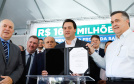 Veículos repassados pelo governador Ratinho Junior beneficiam 96 municípios e estão dentro da política de levar a saúde para mais perto das pessoas. Investimento foi de R$ 16,4 milhões e faz parte de um pacote que poderá abranger 1.500 equipamentos nos próximos meses.
Foto: Rodrigo Felix Leal