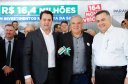 Veículos repassados pelo governador Ratinho Junior beneficiam 96 municípios e estão dentro da política de levar a saúde para mais perto das pessoas. Investimento foi de R$ 16,4 milhões e faz parte de um pacote que poderá abranger 1.500 equipamentos nos próximos meses.
Foto: Rodrigo Felix Leal