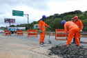 Depois de mais de 30 anos de espera pela população, as obras de duplicação da PR-092, a Rodovia dos Minérios, estão saindo do papel. O governador Carlos Massa Ratinho Junior vistoriou as obras nesta quinta-feira (05), no trecho entre Curitiba e Almirante Tamandaré. 