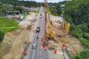 Depois de mais de 30 anos de espera pela população, as obras de duplicação da PR-092, a Rodovia dos Minérios, estão saindo do papel. O governador Carlos Massa Ratinho Junior vistoriou as obras nesta quinta-feira (05), no trecho entre Curitiba e Almirante Tamandaré. 