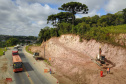 Depois de mais de 30 anos de espera pela população, as obras de duplicação da PR-092, a Rodovia dos Minérios, estão saindo do papel. O governador Carlos Massa Ratinho Junior vistoriou as obras nesta quinta-feira (05), no trecho entre Curitiba e Almirante Tamandaré. 