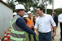 Depois de mais de 30 anos de espera pela população, as obras de duplicação da PR-092, a Rodovia dos Minérios, estão saindo do papel. O governador Carlos Massa Ratinho Junior vistoriou as obras nesta quinta-feira (05), no trecho entre Curitiba e Almirante Tamandaré. 