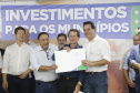 O governador Carlos Massa Ratinho Junior em reunião com prefeitos da AMSULPAR e visita as obras da ponte José Richa
Foto Gilson Abreu/Aen
