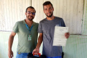 Pescadores da Ilha de São Miguel, no Litoral do Estado, finalizaram neste mês o curso de mecânica de embarcações, ofertado pela empresa pública Portos do Paraná. Os 15 alunos receberam aulas sobre manutenção de motores e um conjunto de ferramentas para executar os consertos.   Foto: Pierpaolo Nota/Portos do Paraná