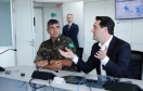 O governador Carlos Massa Ratinho Junior esteve nesta quinta-feira (16) na 5ª Divisão do Exército Brasileiro, em Curitiba. Ele foi recebido pelo comandante da 5ª Divisão, general Carlos José Russo Assumpção Penteado, e pelo comandante da 5ª Região Militar, general Claudio Senko Penkal. A unidade é responsável por Paraná e Santa Catarina.