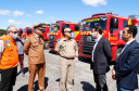 O governador Carlos Massa Ratinho Junior entregou nesta quarta-feira (22) novas viaturas, equipamentos de combate a incêndios florestais e aparelhos de atendimento a emergências derivadas da manipulação de produtos perigosos como forma de reforçar a estrutura de segurança pública do Paraná.