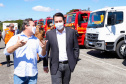 O governador Carlos Massa Ratinho Junior entregou nesta quarta-feira (22) novas viaturas, equipamentos de combate a incêndios florestais e aparelhos de atendimento a emergências derivadas da manipulação de produtos perigosos como forma de reforçar a estrutura de segurança pública do Paraná.