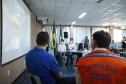 O Hospital Universitário do Oeste do Paraná, em Cascavel, ganha reforço para o atendimento de pacientes com a Covid-19 na região. Passa de 10 para 30 o número de leitos de Unidade de Terapia Intensiva (UTI). Os leitos de enfermaria serão ampliados de 20 para 32. A medida foi confirmada pelo governador Carlos Massa Ratinho Junior, que esteve no HU do Oeste nesta sexta-feira (24) para acompanhar as ações de estruturação para enfrentamento ao novo coronavírus.
