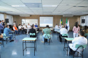 O Hospital Universitário do Oeste do Paraná, em Cascavel, ganha reforço para o atendimento de pacientes com a Covid-19 na região. Passa de 10 para 30 o número de leitos de Unidade de Terapia Intensiva (UTI). Os leitos de enfermaria serão ampliados de 20 para 32. A medida foi confirmada pelo governador Carlos Massa Ratinho Junior, que esteve no HU do Oeste nesta sexta-feira (24) para acompanhar as ações de estruturação para enfrentamento ao novo coronavírus.
