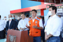O Hospital Universitário do Oeste do Paraná, em Cascavel, ganha reforço para o atendimento de pacientes com a Covid-19 na região. Passa de 10 para 30 o número de leitos de Unidade de Terapia Intensiva (UTI). Os leitos de enfermaria serão ampliados de 20 para 32. A medida foi confirmada pelo governador Carlos Massa Ratinho Junior, que esteve no HU do Oeste nesta sexta-feira (24) para acompanhar as ações de estruturação para enfrentamento ao novo coronavírus.

