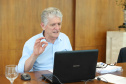 O governador Carlos Massa Ratinho Junior em reunião por videoconferência com representantes de diferentes associações e consórcios municipais do Estado. 