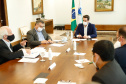 O Governo do Paraná vai reforçar a fiscalização nos postos instalados na divisa com São Paulo a partir desta quinta-feira (21). O número de agentes será ampliado em cerca de 40% nos 11 pontos em funcionamento. A medida foi definida nesta quarta-feira, em reunião do governador Carlos Massa Ratinho Junior com vários secretários e equipes, e valerá enquanto durar o feriadão prolongado de seis dias na capital paulista, que vai até segunda-feira (25).