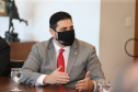O governador Carlos Massa Ratinho Junior assinou nesta segunda-feira (25) uma Proposta de Emenda à Constituição (PEC) para garantir paridade e integralidade aos servidores das forças de segurança pública que ingressaram na carreira após 2003. A contrapartida é a permanência por cinco anos a mais na ativa sem o recebimento do abono de permanência. A iniciativa engloba policiais civis, policiais penais e as carreiras da Polícia Científica. Foto: Geraldo Bubniak/AEN