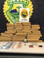  O 12º Batalhão da Polícia Militar prendeu duas jovens de 19 anos após terem sido flagradas com 20,2 quilos de maconha. A prisão ocorreu na tarde desta quarta-feira (27), durante a abordagem a um veículo com placas de Foz do Iguaçu, próximo ao Parque Barigui, no bairro Bigorrilho, em Curitiba. Foto:PMPR