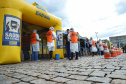 de proteção e prevenção aos profissionais que cortam as rodovias do Paraná garantindo o abastecimento das famílias, inclusive durante a pandemia de coronavírus.  
Foto: José Fernando Ogura/AEN