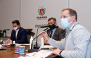 O governador Carlos Massa Ratinho Junior anunciou nesta terça-feira (30) uma série de medidas mais rigorosas para conter a evolução da pandemia do novo coronavírus no Paraná.