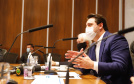 O governador Carlos Massa Ratinho Junior anunciou nesta terça-feira (30) uma série de medidas mais rigorosas para conter a evolução da pandemia do novo coronavírus no Paraná.