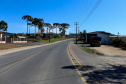 Outra obra que contou com parceria estadual, mas essa já concluída, é a revitalização da Avenida das Araucárias (Estrada da Ladeira). Os 2,6 quilômetros receberam pavimentação asfáltica, ciclovias, iluminação e calçadas com paver, além de sinalização horizontal e vertical. Essa conexão dá acesso alternativo à PR-151, rodovia que conecta o município a Palmeira e São Mateus do Sul.
 Foto: Geraldo Bubniak/AEN