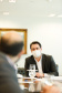 O governador Carlos Massa Ratinho Junior recebeu nesta sexta-feira (24) o embaixador do Irã no Brasil, Hossein Gharibi, e um empresário do país que planeja aumentar os investimentos no mercado de fertilizantes para a agricultura. O Irã é o principal comprador do milho paranaense e um dos principais destinos dos produtos do Estado no Oriente Médio. Na balança comercial, o Paraná importa grandes quantidades de ureia do país asiático.

