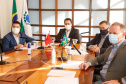 Estado formalizou acordo nesta segunda-feira (27) com representantes do laboratório Sinopharm e da Embaixada da China. A cooperação técnica e científica permite a testagem e a produção de vacina pelo Tecpar, que deve ser o hub logístico do remédio para a América do Sul.
