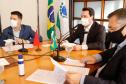 Estado formalizou acordo nesta segunda-feira (27) com representantes do laboratório Sinopharm e da Embaixada da China. A cooperação técnica e científica permite a testagem e a produção de vacina pelo Tecpar, que deve ser o hub logístico do remédio para a América do Sul. 