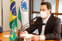 Estado formalizou acordo nesta segunda-feira (27) com representantes do laboratório Sinopharm e da Embaixada da China. A cooperação técnica e científica permite a testagem e a produção de vacina pelo Tecpar, que deve ser o hub logístico do remédio para a América do Sul.