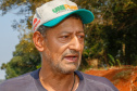 Um pouco mais afastado dali, na comunidade São Pedro, a pavimentação poliédrica faz o agricultor Francisco Carlos Ferreira da Silva, 57 anos, escancarar um sorriso no rosto. Ainda que de forma tímida, ele enumera as vantagens da intervenção que vai passar em frente a sua propriedade.