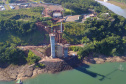 A duplicação da Rodovia das Cataratas (BR-469), a ampliação da pista de pouso e decolagem do Aeroporto Internacional de Foz do Iguaçu, a segunda ponte entre Brasil e Paraguai e a nova perimetral com acesso na BR-277 são as obras mais visíveis de um pacote de investimentos de cerca de R$ 1 bilhão programado pela Itaipu Binacional para os próximos anos na região Oeste do Paraná. 
