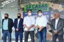O governador Carlos Massa Ratinho Junior entregou nesta sexta-feira (4) as chaves de novas moradias para 53 famílias de Rebouças, na Região Centro-Sul do Estado. As casas fazem parte do programa Nossa Gente Paraná, destinado a pessoas em situação de vulnerabilidade social e são repassadas de graça. Ao todo, 165 pessoas serão beneficiadas diretamente.