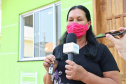 O governador Carlos Massa Ratinho Junior entregou nesta sexta-feira (4) as chaves de novas moradias para 53 famílias de Rebouças, na Região Centro-Sul do Estado. As casas fazem parte do programa Nossa Gente Paraná, destinado a pessoas em situação de vulnerabilidade social e são repassadas de graça. Ao todo, 165 pessoas serão beneficiadas diretamente.