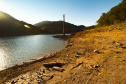 Chaminé da Barragem do Piraquara I: acesso que era feito de barco agora pode ser feito a pé 
. Foto:Sanepar
