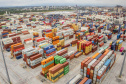 Faltando quatro meses para o fim de 2020, os Portos do Paraná já movimentaram o equivalente a 73% do total de cargas transportadas no ano passado inteiro. De janeiro a agosto, 38,67 milhões de toneladas de produtos passaram pelos portos de Paranaguá e Antonina. Em 2019, em 12 meses, foram 53.203.775 toneladas. 