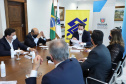 O governador Carlos Massa Ratinho Junior assinou nesta quarta-feira (9) o contrato do financiamento de R$ 1,6 bilhão que o Governo do Paraná captou com o Banco do Brasil e a Caixa Econômica Federal.