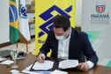 O governador Carlos Massa Ratinho Junior assinou nesta quarta-feira (9) o contrato do financiamento de R$ 1,6 bilhão que o Governo do Paraná captou com o Banco do Brasil e a Caixa Econômica Federal.
