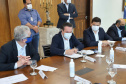 O governador Carlos Massa Ratinho Junior assinou nesta quarta-feira (9) o contrato do financiamento de R$ 1,6 bilhão que o Governo do Paraná captou com o Banco do Brasil e a Caixa Econômica Federal.
