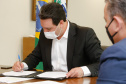 O governador Carlos Massa Ratinho Junior sancionou Projeto de Lei que prevê a transformação de 15 cargos de desembargador e das respectivas assessorias e funções comissionadas em 752 cargos voltados ao assessoramento de todos os magistrados que atuam na primeira instância e de outros 169 postos de técnicos judiciários.