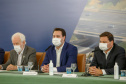 O governador Carlos Massa Ratinho Junior anunciou nesta quarta-feira (16) um programa de obras de infraestrutura que soma R$ 4 bilhões. Os projetos envolvem melhorias e modernização de rodovias, estradas rurais em todas as regiões do Paraná, além de um grande investimento no Litoral do Estado e na segurança pública.Foto Gilson Abreu/AEN