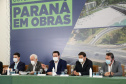 O governador Carlos Massa Ratinho Junior anunciou nesta quarta-feira (16) um programa de obras de infraestrutura que soma R$ 4 bilhões. Os projetos envolvem melhorias e modernização de rodovias, estradas rurais em todas as regiões do Paraná, além de um grande investimento no Litoral do Estado e na segurança pública.Foto Gilson Abreu/AEN