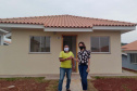 Famílias de Ampére recebem chaves da casa própria. Foto: Cohapar