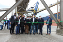 O governador Carlos Massa Ratinho Júnior inaugura nesta terça-feira (22), o novo berço 201, no Porto de Paranaguá. Com investimentos de R$ 201,7 milhões, a ampliação do cais vai aumentar em 140% a capacidade atual de movimentação e autoriza a contratação do projeto para obras de derrocamento submarino do maciço rochoso conhecido como Palanganas. A remoção permitirá o aprofundamento do canal de acesso ao porto em até 14,60 metros. Paranagua, 22/09/2020 - Foto: Geraldo Bubniak/AEN