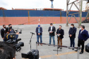 O governador Carlos Massa Ratinho Junior inaugurou nesta terça-feira (21) a obra de ampliação do cais do Porto de Paranaguá, no Litoral do Estado. O berço 201 foi modernizado e o cais de atracação foi prolongado em 100 metros. Os investimentos da empresa pública Portos do Paraná somam R$ 201,7 milhões e vão aumentar em 140% a capacidade atual de movimentação de cargas.