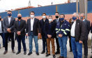 O governador Carlos Massa Ratinho Junior inaugurou nesta terça-feira (21) a obra de ampliação do cais do Porto de Paranaguá, no Litoral do Estado. O berço 201 foi modernizado e o cais de atracação foi prolongado em 100 metros. Os investimentos da empresa pública Portos do Paraná somam R$ 201,7 milhões e vão aumentar em 140% a capacidade atual de movimentação de cargas.