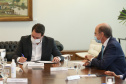 O Governador Carlos Massa Ratinho Junior assina, nesta quarta-feira (23), protocolo de investimentos com a cooperativa paranaense C.Vale representada pelo presidente Alfredo Lang.   Curitiba, 23/09/2020. Foto: Geraldo Bubniak/AEN