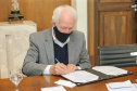 O Governador Carlos Massa Ratinho Junior assina, nesta quarta-feira (23), protocolo de investimentos com a cooperativa paranaense C.Vale representada pelo presidente Alfredo Lang.   Na foto, o vicegovernador do Estado Darci Piana. Curitiba, 23/09/2020. Foto: Geraldo Bubniak/AEN
