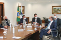 O Governador Carlos Massa Ratinho Junior assina, nesta quarta-feira (23), protocolo de investimentos com a cooperativa paranaense C.Vale representada pelo presidente Alfredo Lang.   Curitiba, 23/09/2020. Foto: Geraldo Bubniak/AEN