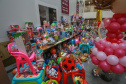 Quem ainda não fez doação de brinquedos para a campanha Paraná Piá tem até segunda-feira (5) para contribuir e ajudar a levar alegria a crianças que estão em tratamento de saúde no Estado. A arrecadação teve início no dia 9 de setembro e já contou com a participação de servidores de diversas secretarias do Estado e também de pessoas e empresas de fora do governo. Foto: Valdelino Pontes